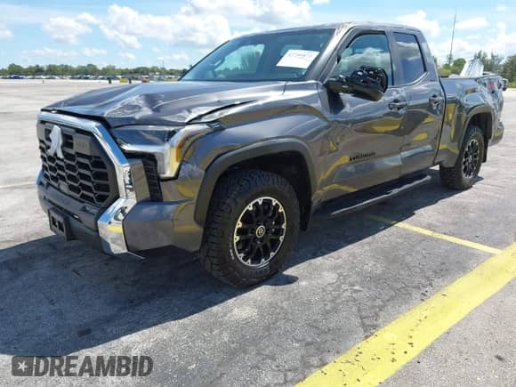 2024 Toyota Tundra SR5 с VIN 5TFLA5DA3RX134435, выставлен на аукционе IAAI как лот 42799873 с пробегом 40 529 миль миль и . История ставок и продаж доступна на DreamBid. Изображение 6.