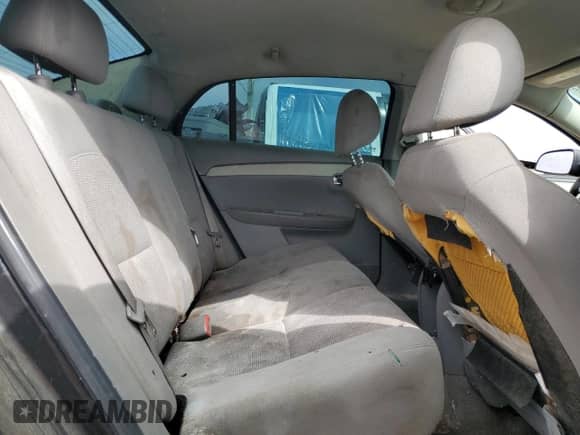 2010 Chevrolet Malibu 1FL z VIN 1G1ZA5EB1AF267909, wystawiony jako Copart lot #71628115 z przebiegiem 194 085 mil mil oraz Szkoda całkowita • Salvage title. Historia ofert i sprzedaży dostępna na DreamBid. Obrazek 10.