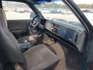 1991 Chevrolet Blazer с VIN 1GNCS18Z5M8117006, выставлен на аукционе IAAI как лот 41711797 с пробегом 112 661 миль миль и . История ставок и продаж доступна на DreamBid. Изображение 5.