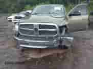 2013 Ram 1500 Outdoorsman z VIN 1C6RR6LT3DS581405, wystawiony jako IAAI lot #42484530 z przebiegiem Nie podano mil oraz . Historia ofert i sprzedaży dostępna na DreamBid. Obrazek 6.