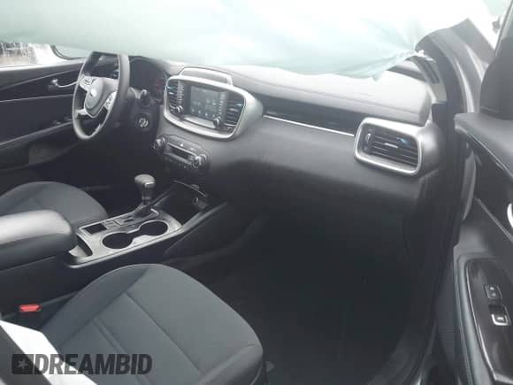 2019 Kia Sorento LX with VIN 5XYPG4A59KG497722, listed as a IAAI auction lot 42909959 with 58,704 mi miles and . Bid and sale history available at DreamBid. Image 5.