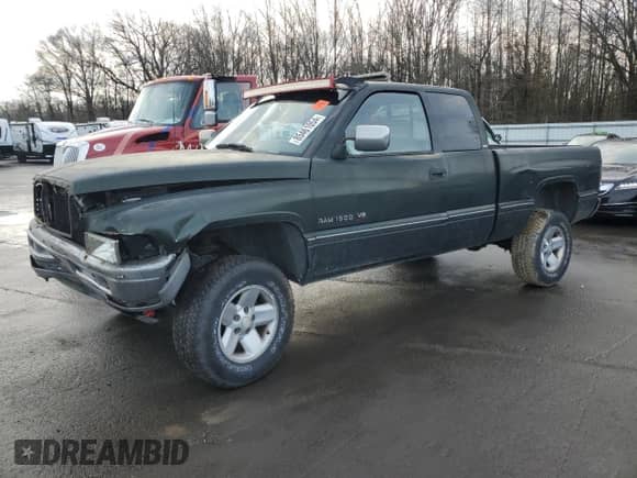 1997 Dodge 1500 z VIN 3B7HF13Y1VG723030, wystawiony jako Copart lot #85461054 z przebiegiem 218 671 mil mil oraz Szkoda całkowita • Salvage title. Historia ofert i sprzedaży dostępna na DreamBid. Obrazek 1.