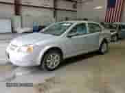 2009 Chevrolet Cobalt LS z VIN 1G1AS58H697158555, wystawiony jako Copart lot #82312565 z przebiegiem Nie podano mil oraz Szkoda całkowita • Salvage title. Historia ofert i sprzedaży dostępna na DreamBid. Obrazek 1.