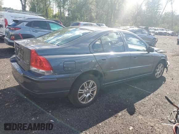 2009 Volvo S60 2.5T с VIN YV1RH592392733320, выставлен на аукционе Copart как лот 71502645 с пробегом 123 064 миль миль и Списание • Salvage title. История ставок и продаж доступна на DreamBid. Изображение 3.