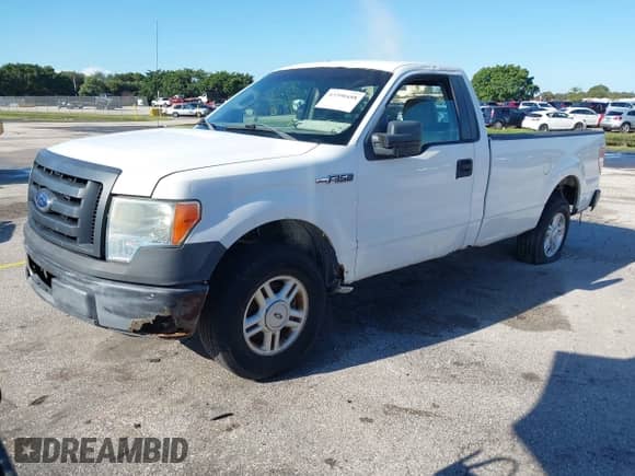 2010 Ford F-150 XL с VIN 1FTMF1CW2AKA82583, выставлен на аукционе IAAI как лот 43390488 с пробегом Не указан миль и . История ставок и продаж доступна на DreamBid. Изображение 2.