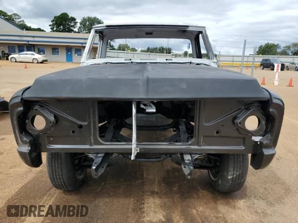 1972 Chevrolet Silverado 1500 с VIN CCE142F371779, выставлен на аукционе Copart как лот 70909704 с пробегом Не указан миль и Чистый • Clean title. История ставок и продаж доступна на DreamBid. Изображение 5.