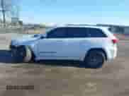 2018 Jeep Grand Cherokee SRT с VIN 1C4RJFDJ5JC469594, выставлен на аукционе IAAI как лот 42104793 с пробегом 40 394 миль миль и . История ставок и продаж доступна на DreamBid. Изображение 15.