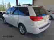 2004 Toyota Sienna XLE z VIN 5TDZA22C94S054651, wystawiony jako IAAI lot #42943588 z przebiegiem 242 458 mil mil oraz . Historia ofert i sprzedaży dostępna na DreamBid. Obrazek 3.