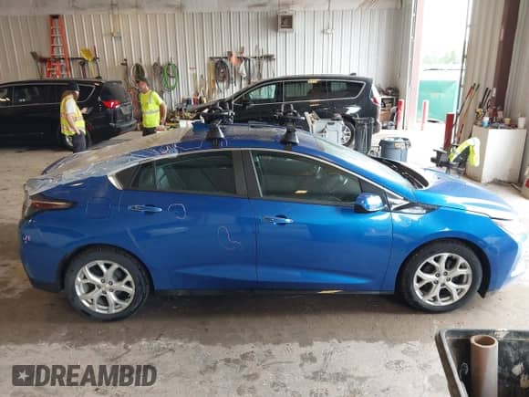 2017 Chevrolet Volt Premier с VIN 1G1RD6S58HU161684, выставлен на аукционе IAAI как лот 42405321 с пробегом 117 017 миль миль и . История ставок и продаж доступна на DreamBid. Изображение 13.