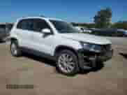 2015 Volkswagen Tiguan S z VIN WVGAV7AX1FW552859, wystawiony jako Copart lot #84184725 z przebiegiem 79 193 mil mil oraz Szkoda całkowita • Salvage title. Historia ofert i sprzedaży dostępna na DreamBid. Obrazek 4.