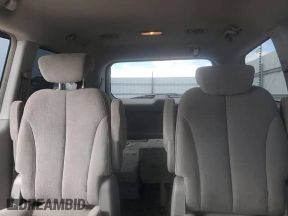 2007 Hyundai Entourage GLS с VIN KNDMC233576036090, выставлен на аукционе Copart как лот 57247385 с пробегом 155 253 миль миль и Списание • Salvage title. История ставок и продаж доступна на DreamBid. Изображение 10.