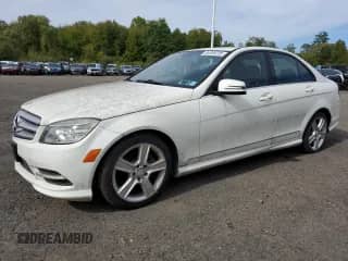 2011 Mercedes-Benz C 300 Sport z VIN WDDGF5EB3BA529109, wystawiony jako Copart lot #84555235 z przebiegiem 137 785 mil mil oraz Czysty tytuł • Clean title. Historia ofert i sprzedaży dostępna na DreamBid. Obrazek 1.