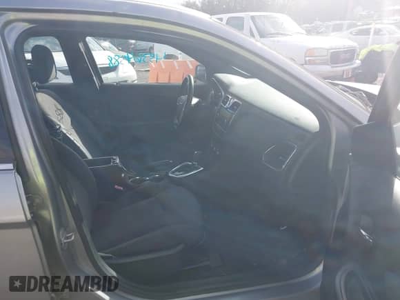 2013 Chrysler 200 Touring z VIN 1C3CCBBG4DN527370, wystawiony jako IAAI lot #43364588 z przebiegiem 188 576 mil mil oraz . Historia ofert i sprzedaży dostępna na DreamBid. Obrazek 5.