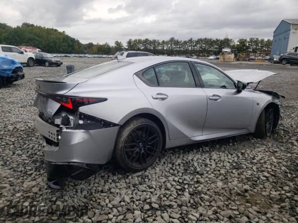 2024 Lexus IS 500 F Sport Performance z VIN JTHAP1D27R5005356, wystawiony jako Copart lot #73366184 z przebiegiem 9 916 mil mil oraz Szkoda całkowita • Salvage title. Historia ofert i sprzedaży dostępna na DreamBid. Obrazek 3.