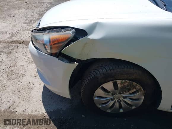 2010 Honda Accord LX z VIN 1HGCP2F31AA177725, wystawiony jako IAAI lot #42297599 z przebiegiem 46 435 mil mil oraz . Historia ofert i sprzedaży dostępna na DreamBid. Obrazek 21.