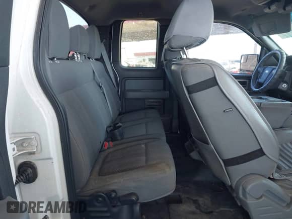 2011 Ford F-150 XL z VIN 1FTFX1CFXBFB25535, wystawiony jako IAAI lot #42272543 z przebiegiem 231 709 mil mil oraz . Historia ofert i sprzedaży dostępna na DreamBid. Obrazek 8.