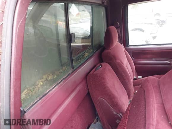 1996 GMC Sierra 1500 with VIN 1GTEC14R3TE521264, listed as a IAAI auction lot 43445138 with 104,184 mi miles and . Bid and sale history available at DreamBid. Image 8.