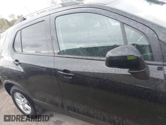 2021 Chevrolet Trax LT z VIN KL7CJLSBXMB306785, wystawiony jako IAAI lot #43415505 z przebiegiem 38 274 mil mil oraz . Historia ofert i sprzedaży dostępna na DreamBid. Obrazek 13.