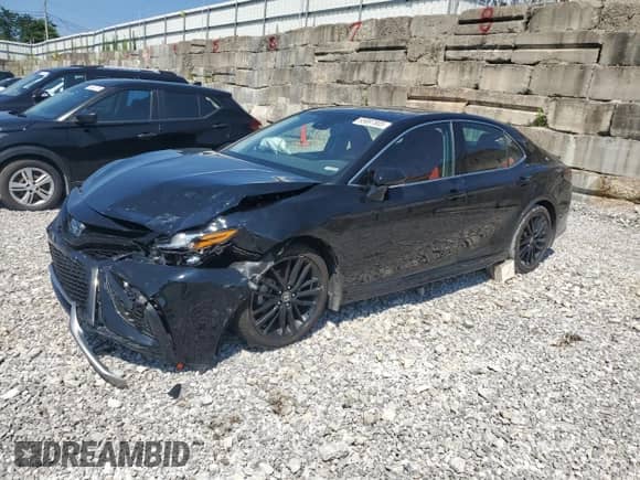 2023 Toyota Camry Hybrid XSE с VIN 4T1K31AK8PU608496, выставлен на аукционе Copart как лот 65897805 с пробегом 37 445 миль миль и Списание • Salvage title. История ставок и продаж доступна на DreamBid. Изображение 1.