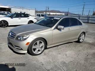 2011 Mercedes-Benz C 300 Sport z VIN WDDGF5EB8BA460904, wystawiony jako Copart lot #82019995 z przebiegiem 101 321 mil mil oraz Szkoda całkowita • Salvage title. Historia ofert i sprzedaży dostępna na DreamBid. Obrazek 1.