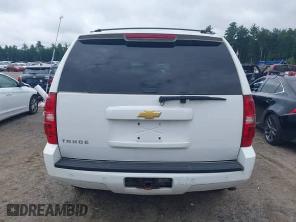 2013 Chevrolet Tahoe LT with VIN 1GNSKBE00DR197607, listed as a IAAI auction lot 42726150 with 196,009 mi miles and . Bid and sale history available at DreamBid. Image 16.