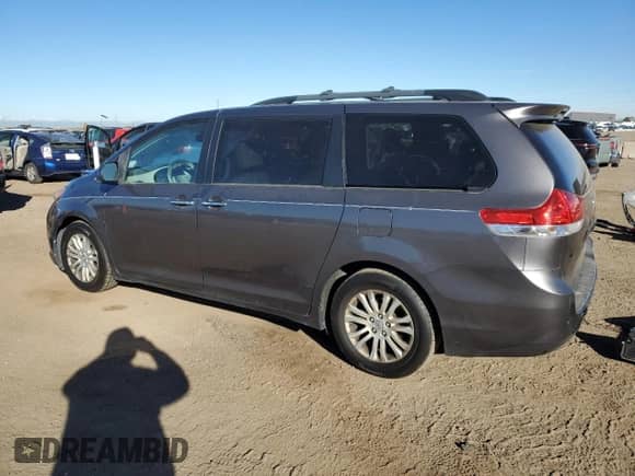 2013 Toyota Sienna XLE AAS с VIN 5TDYK3DCXDS365887, выставлен на аукционе Copart как лот 90438455 с пробегом 279 518 миль миль и Чистый • Clean title. История ставок и продаж доступна на DreamBid. Изображение 2.
