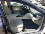 2021 Toyota Camry LE z VIN 4T1C11AK7MU516429, wystawiony jako IAAI lot #42794424 z przebiegiem 52 924 mil mil oraz . Historia ofert i sprzedaży dostępna na DreamBid. Obrazek 5.