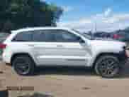 2017 Jeep Grand Cherokee Trailhawk z VIN 1C4RJFLT4HC761671, wystawiony jako IAAI lot #43091405 z przebiegiem 72 110 mil mil oraz . Historia ofert i sprzedaży dostępna na DreamBid. Obrazek 14.