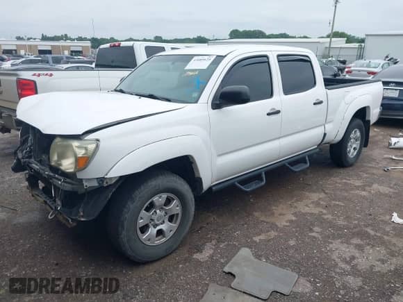 2007 Toyota Tacoma PreRunner z VIN 3TMKU72N57M013302, wystawiony jako IAAI lot #43089625 z przebiegiem 146 945 mil mil oraz . Historia ofert i sprzedaży dostępna na DreamBid. Obrazek 18.
