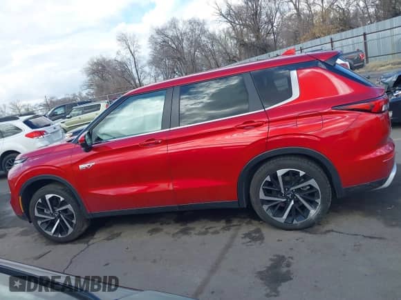 2025 Mitsubishi Outlander SE с VIN JA4T5VA91SZ000784, выставлен на аукционе IAAI как лот 41700951 с пробегом 2 813 миль миль и . История ставок и продаж доступна на DreamBid. Изображение 13.