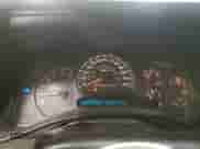 2006 GMC Sierra 1500 SLE1 z VIN 2GTEK19B961301924, wystawiony jako Copart lot #68441915 z przebiegiem 212 314 mil mil oraz Czysty tytuł • Clean title. Historia ofert i sprzedaży dostępna na DreamBid. Obrazek 9.