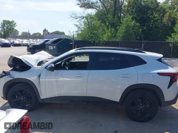 2025 Chevrolet Trax ACTIV с VIN KL77LKEPXSC199726, выставлен на аукционе IAAI как лот 42965596 с пробегом 6 597 миль миль и . История ставок и продаж доступна на DreamBid. Изображение 14.
