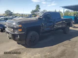 2018 Chevrolet Silverado 2500HD LT с VIN 1GC1KVEY2JF100755, выставлен на аукционе Copart как лот 65432005 с пробегом 150 322 миль миль и На запчасти • Non repairable. История ставок и продаж доступна на DreamBid. Изображение 1.