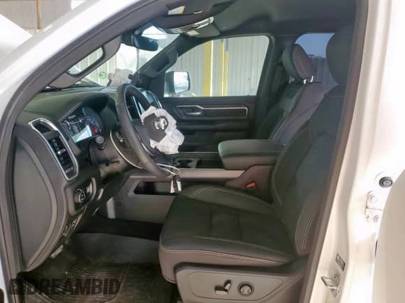 2025 Ram 1500 Big Horn z VIN 1C6RREFG0SN608564, wystawiony jako Copart lot #68022885 z przebiegiem 16 489 mil mil oraz Szkoda całkowita • Salvage title. Historia ofert i sprzedaży dostępna na DreamBid. Obrazek 7.