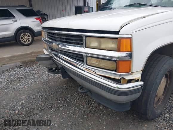 1998 Chevrolet Silverado 1500 z VIN 1GCEK19R3WE129448, wystawiony jako IAAI lot #42975561 z przebiegiem 592 686 mil mil oraz . Historia ofert i sprzedaży dostępna na DreamBid. Obrazek 14.
