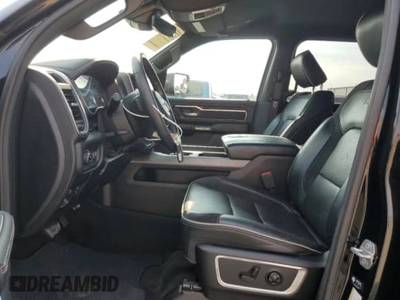 2021 Ram 1500 Laramie z VIN 1C6RREJT3MN532572, wystawiony jako Copart lot #69777815 z przebiegiem 52 897 mil mil oraz Szkoda całkowita • Salvage title. Historia ofert i sprzedaży dostępna na DreamBid. Obrazek 7.