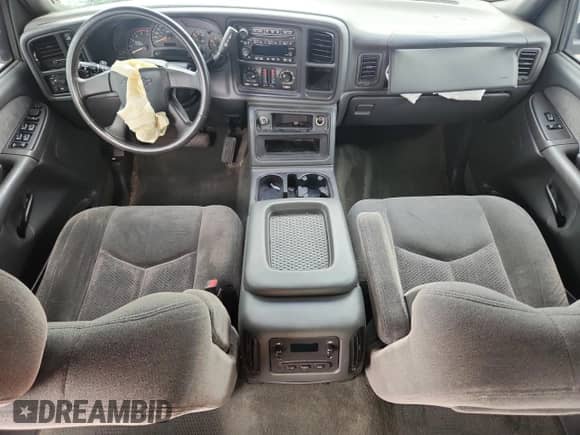 2003 Chevrolet Silverado 2500HD LT z VIN 1GCHK23173F134678, wystawiony jako Copart lot #64067845 z przebiegiem Nie podano mil oraz Nie do naprawy • Non repairable. Historia ofert i sprzedaży dostępna na DreamBid. Obrazek 8.