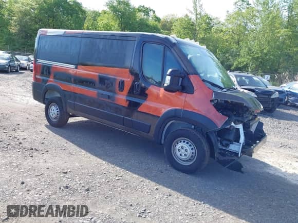 2024 Ram ProMaster Cargo Tradesman z VIN 3C6LRVAG8RE136299, wystawiony jako IAAI lot #42196227 z przebiegiem 955 mil mil oraz . Historia ofert i sprzedaży dostępna na DreamBid. Obrazek 1.