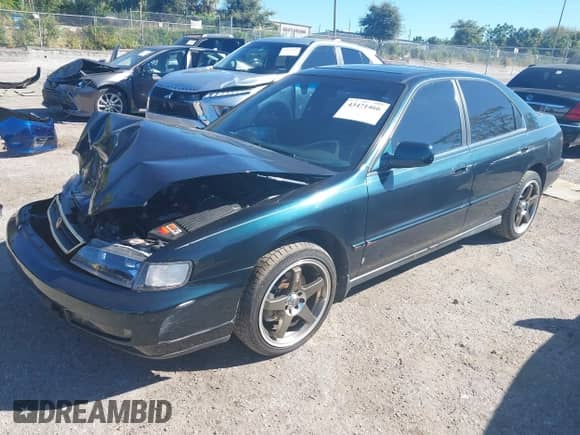 1996 Honda Accord EX z VIN 1HGCE6670TA006564, wystawiony jako IAAI lot #43471466 z przebiegiem 83 465 mil mil oraz . Historia ofert i sprzedaży dostępna na DreamBid. Obrazek 17.