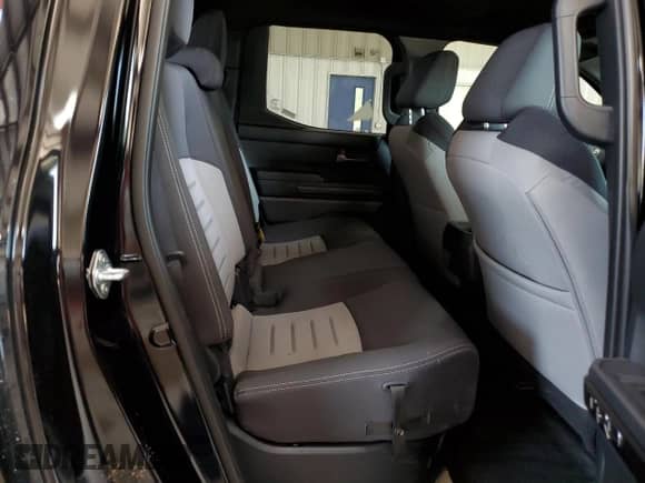 2025 Toyota Tacoma SR z VIN 3TMLB5JNXSM099313, wystawiony jako Copart lot #62008855 z przebiegiem 10 732 mil mil oraz Szkoda całkowita • Salvage title. Historia ofert i sprzedaży dostępna na DreamBid. Obrazek 10.