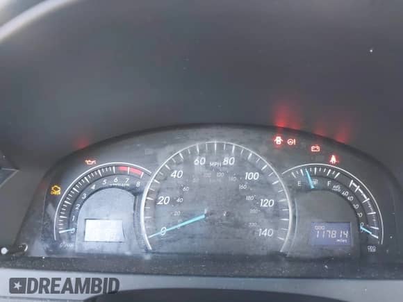 2014 Toyota Camry SE with VIN 4T1BF1FK1EU454680, listed as a IAAI auction lot 43392735 with 117,814 mi miles and . Bid and sale history available at DreamBid. Image 7.