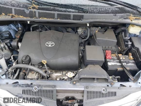 2017 Toyota Sienna XLE z VIN 5TDDZ3DC2HS171807, wystawiony jako IAAI lot #42225873 z przebiegiem 105 588 mil mil oraz . Historia ofert i sprzedaży dostępna na DreamBid. Obrazek 10.