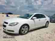 2012 Chevrolet Malibu 2LT z VIN 1G1ZD5E00CF372871, wystawiony jako Copart lot #70080965 z przebiegiem 216 715 mil mil oraz Szkoda całkowita • Salvage title. Historia ofert i sprzedaży dostępna na DreamBid. Obrazek 1.