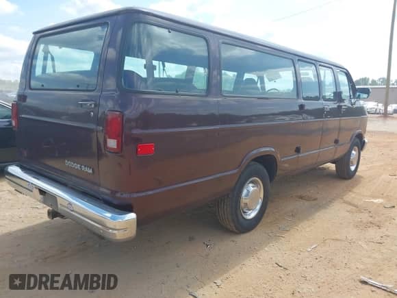 1993 Dodge RAM with VIN 2B5WB35Y1PK506913, listed as a IAAI auction lot 42154670 with 100,002 mi miles and . Bid and sale history available at DreamBid. Image 4.