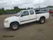 2004 Toyota Tundra SR5 z VIN 5TBBT44124S446978, wystawiony jako Copart lot #63937625 z przebiegiem 267 034 mil mil oraz Czysty tytuł • Clean title. Historia ofert i sprzedaży dostępna na DreamBid. Obrazek 1.