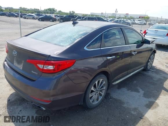 2016 Hyundai Sonata Limited с VIN 5NPE34AF4GH322998, выставлен на аукционе IAAI как лот 42865657 с пробегом 137 074 миль миль и . История ставок и продаж доступна на DreamBid. Изображение 4.