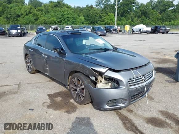 2014 Nissan Maxima SV z VIN 1N4AA5AP9EC446668, wystawiony jako IAAI lot #42846517 z przebiegiem 278 952 mil mil oraz . Historia ofert i sprzedaży dostępna na DreamBid. Obrazek 1.