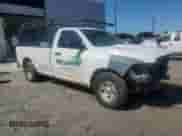 2018 Ram 1500 Tradesman z VIN 3C6JR6DG9JG186050, wystawiony jako Copart lot #70650375 z przebiegiem 157 685 mil mil oraz Szkoda całkowita • Salvage title. Historia ofert i sprzedaży dostępna na DreamBid. Obrazek 4.