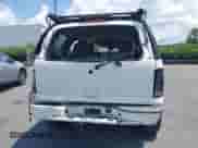 2004 Chevrolet Tahoe Z71 z VIN 1GNEK13Z84R105328, wystawiony jako IAAI lot #42850218 z przebiegiem 255 160 mil mil oraz . Historia ofert i sprzedaży dostępna na DreamBid. Obrazek 16.