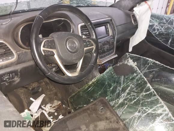 2017 Jeep Grand Cherokee Laredo z VIN 1C4RJFAG2HC625111, wystawiony jako IAAI lot #42044571 z przebiegiem 148 533 mil mil oraz . Historia ofert i sprzedaży dostępna na DreamBid. Obrazek 17.